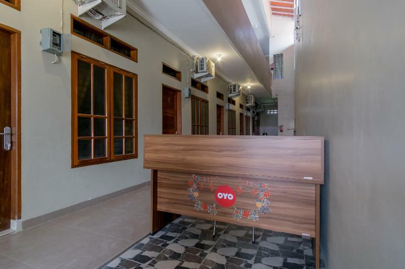 Reddoorz At Joyce Guest House Medan Exteriör bild
